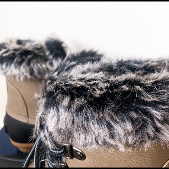 Izod Lined Rain Boots - Picture 7 of 8